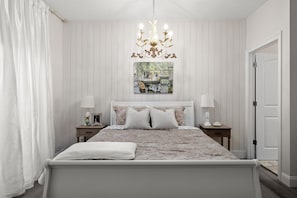 1st Floor | Queen Bed | Ensuite