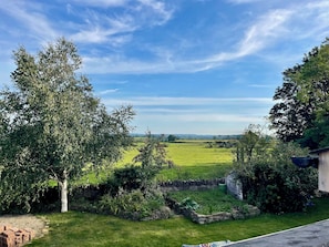 Far reaching views across Cotswolds countryside