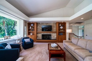 Great family hang out space that opens up to the kitchen and dining room.