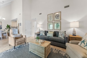 Beautiful Living Room W/ Vaulted Ceilings