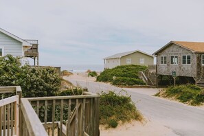 2 houses btw. "Permanent Vacation" + the beach l Gate at top of the steps