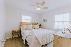 Bedroom #1 l 1st Floor l King Bed l Bed Linens + Bath Towels Included