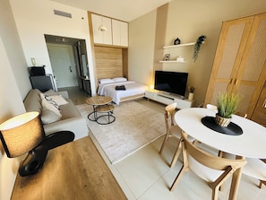 Fresh, clean and newly renovated.