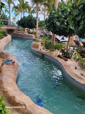 1114  sq ft Lazy River