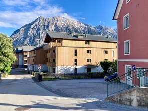 Zone Résidentielle, Architecture, Paysage, Maison, Design Urbain, Domicile, Établissements Humains, Chaîne De Montagnes, Zone Rurale, Village