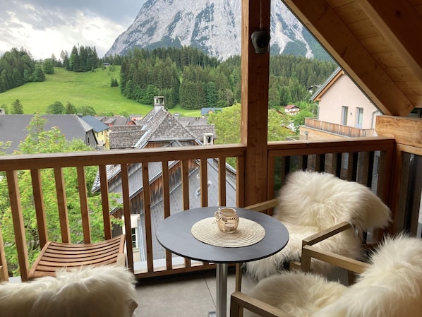 Meubles, Chalet, Chaise, Tache De Bois, Throw Pillow, Balcon, Oreiller, Dur, Salon, Alpes