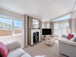 Open plan living space | Red Robin - Longmead Country Escapes, Cheddar