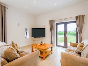 Living area | Bumble Bee Farm, Mattishall, near Dereham