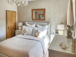 Double bedroom | Lavender Cottage, Frinton-on-Sea