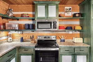 Fully equipped kitchen – cook up your favorite meals!