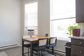 Dining table/workspace