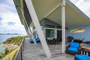Seaside Dining, Endless Views