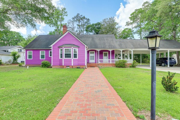 Conway Vacation Rental | 5BR | 2.5BA | 4 Steps Required | 2,036 Sq Ft