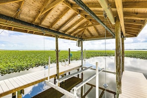 Private Dock w/ Electric Boat Lift | Self Check-In | 4 Mi to Downtown