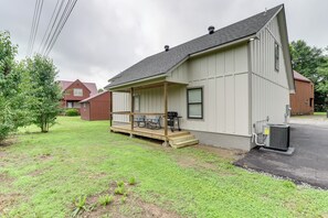 Home Exterior | 2-Story House