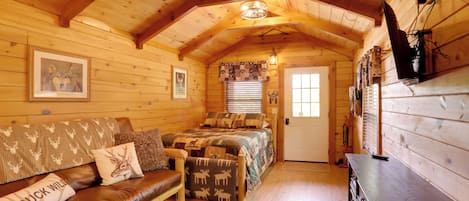 Van Buren Vacation Rental | Studio | 1BA | 286 Sq Ft | 2 Steps to Enter