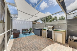 House Exterior | Screened Patio | Gas Grill