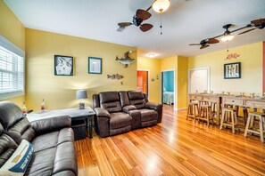 Living Room | Free WiFi | Board Games | Central Heating & A/C