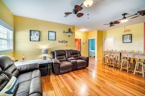 Living Room | Free WiFi | Board Games | Central Heating & A/C