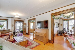 Living Room | Free WiFi | Central A/C & Heat | 1st Floor