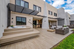 Bain à remous extérieur