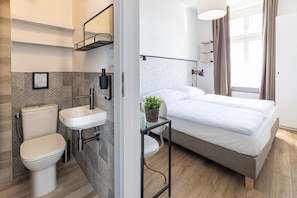 Modern bathroom with shower – private & functional