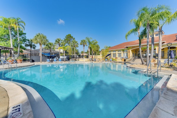 Kissimmee Vacation Rental | 3BR | 2.5BA | 1,289 Sq Ft | 1 Step to Enter