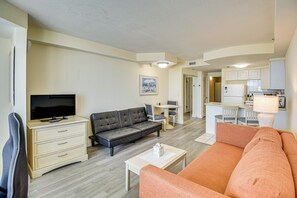 Living Room | Free WiFi | Central A/C | Full Futon | Queen Sleeper Sofa