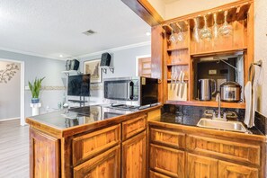 Kitchenette | Microwave | Toaster Oven | Rice Cooker | Wine Glasses