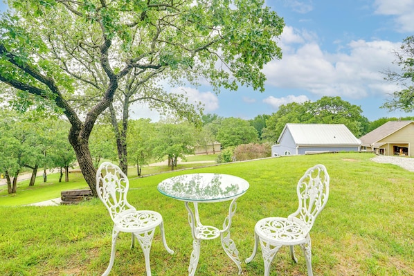 Alvarado Vacation Rental | 2BR | 1BA | 730 Sq Ft | Steps to Enter
