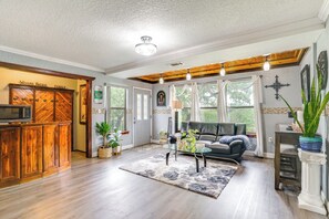 Living Room | Free WiFi | Central A/C | Board Games