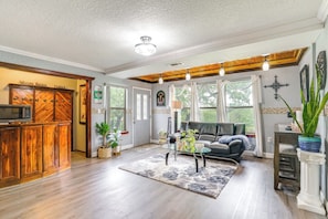Living Room | Free WiFi | Central A/C | Board Games