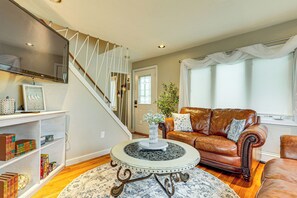 Living Room | 1st Floor | Smart TV | Free WiFi | Window A/C Units | Board Games