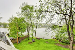 Deck | Lake Access | Dock