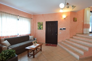 Autumn, Living Room, Spring, Summer