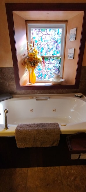 Jacuzzi Tub is made for 2