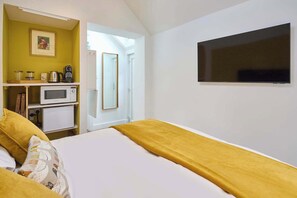 Garden Studio, Hartlebury - Host & Stay