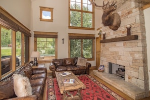 2.01-living-room-telemark-b-telluride- (20)