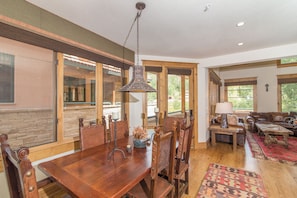 3.0-dining-room-telemark-b-telluride- (15)