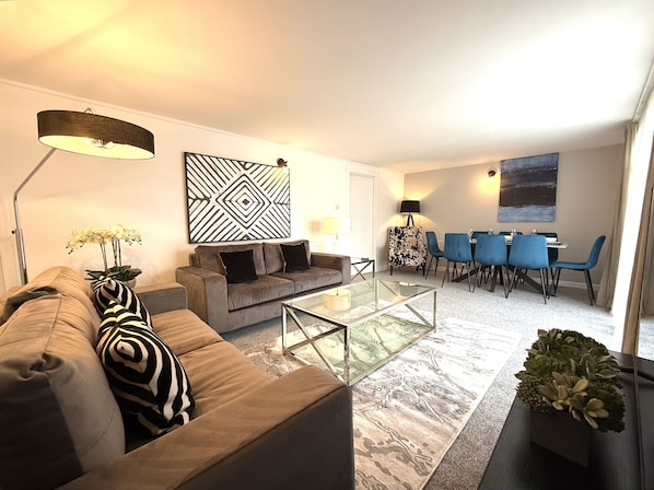 Living Room / Lounge