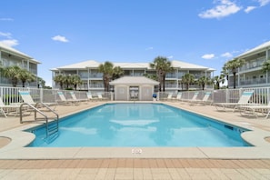 Pavilion Palms Community Pool