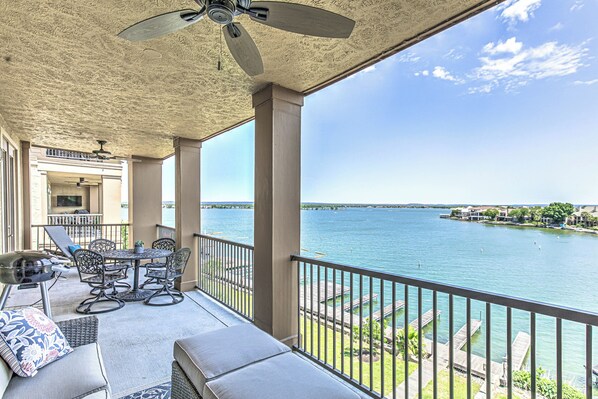 Enjoy lake view from the balcony 
