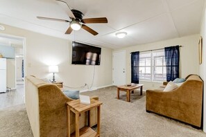 Sitting room adjacent to kitchen