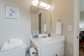 Bathroom sink