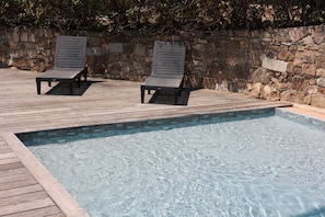 swimming pool to share