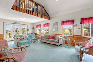 SN2923: RoSea Retreat | Mid Level Living Area