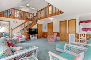 SN2923: RoSea Retreat | Mid Level Living Area