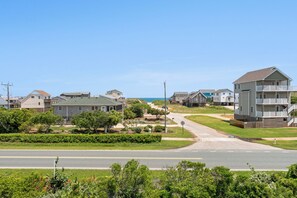 SN2923: RoSea Retreat | Top Level Deck View