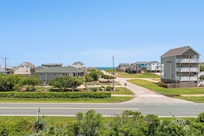 SN2923: RoSea Retreat | Top Level Deck View