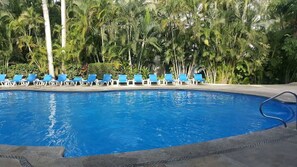 Well maintained large swimming pool.  Perfect for a nice swim or to enjoy with friends.  There is also a small swimming pool for children.
Open hours: 8am to 10pm